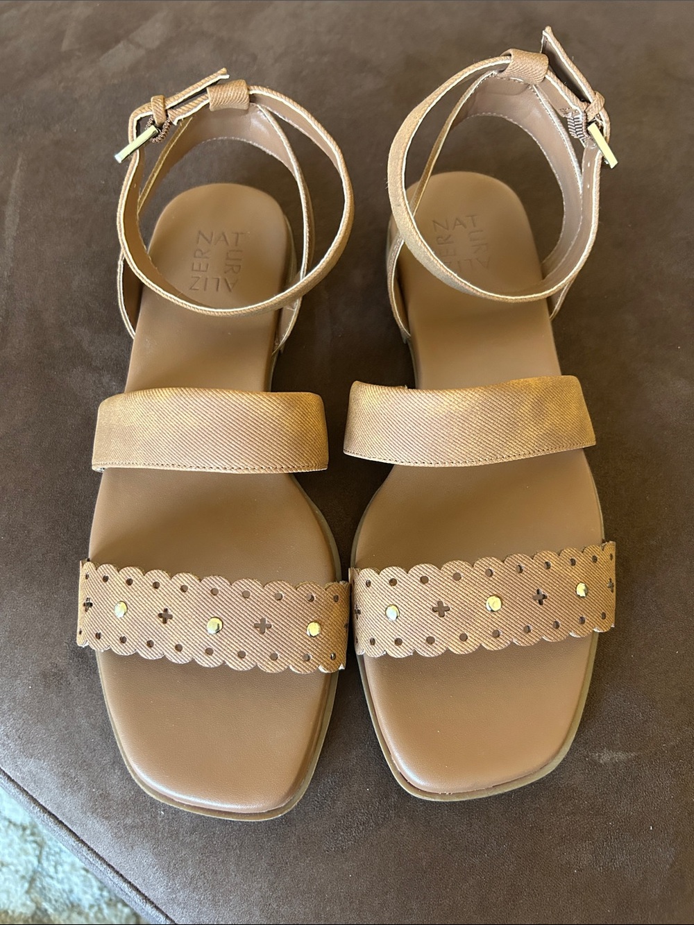 Naturalizer women’s Gana strappy sandals 10W